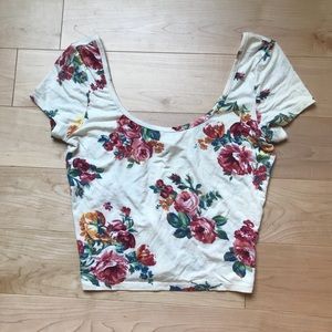 🌹 Floral Crop Top 🌹